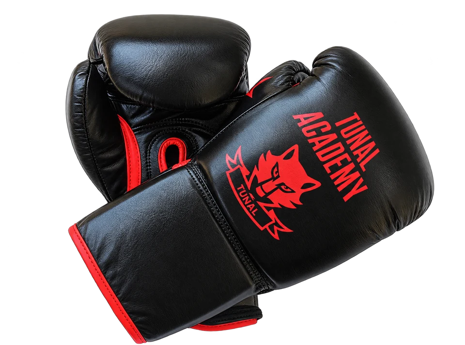 Tunal · black and red gloves